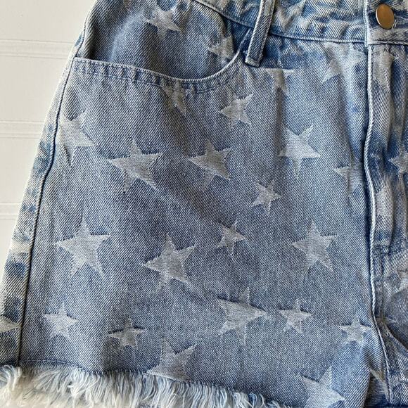 Le Lis S Distressed Star Cutoff Raw Hem High Rise Blue Denim Jean Shorts - Picture 3 of 7